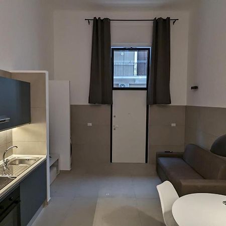 Appartamento Valona 101 - Elegant Loft Bari Esterno foto