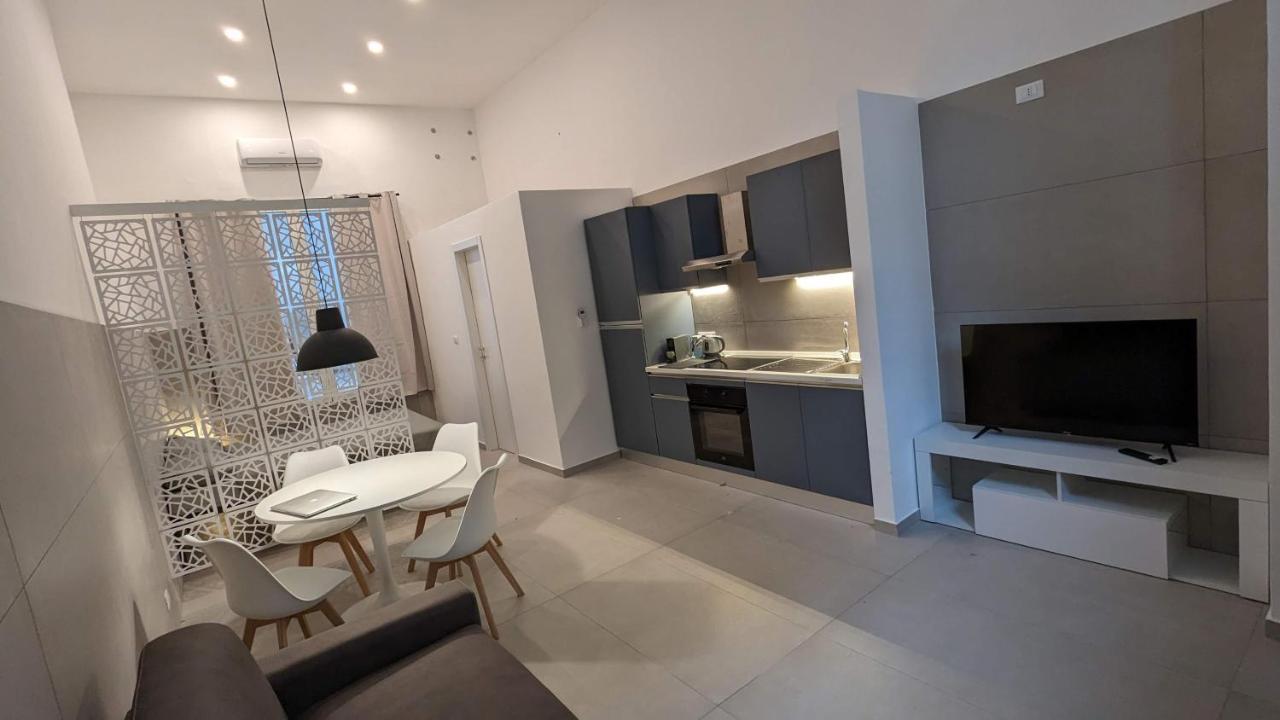 Appartamento Valona 101 - Elegant Loft Bari Esterno foto