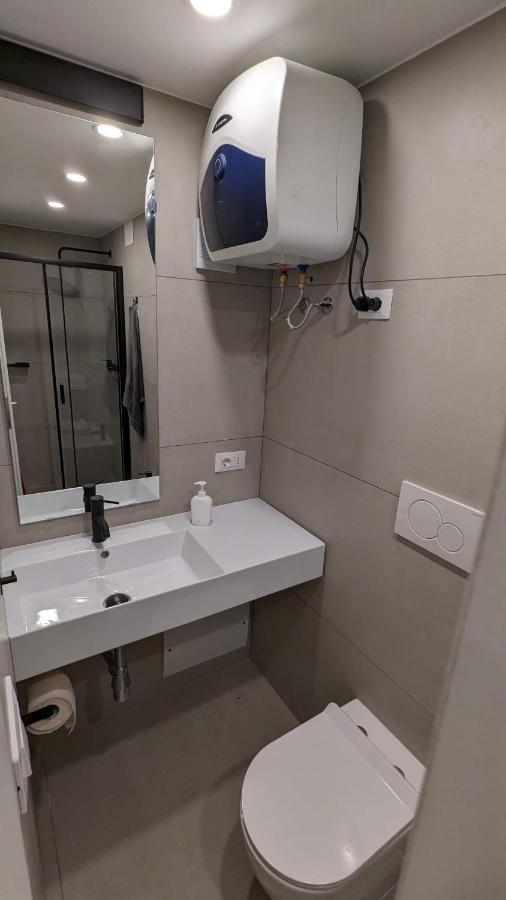Appartamento Valona 101 - Elegant Loft Bari Esterno foto